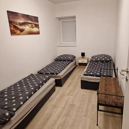 Apartman Nh Stables Nyrany Exterior photo