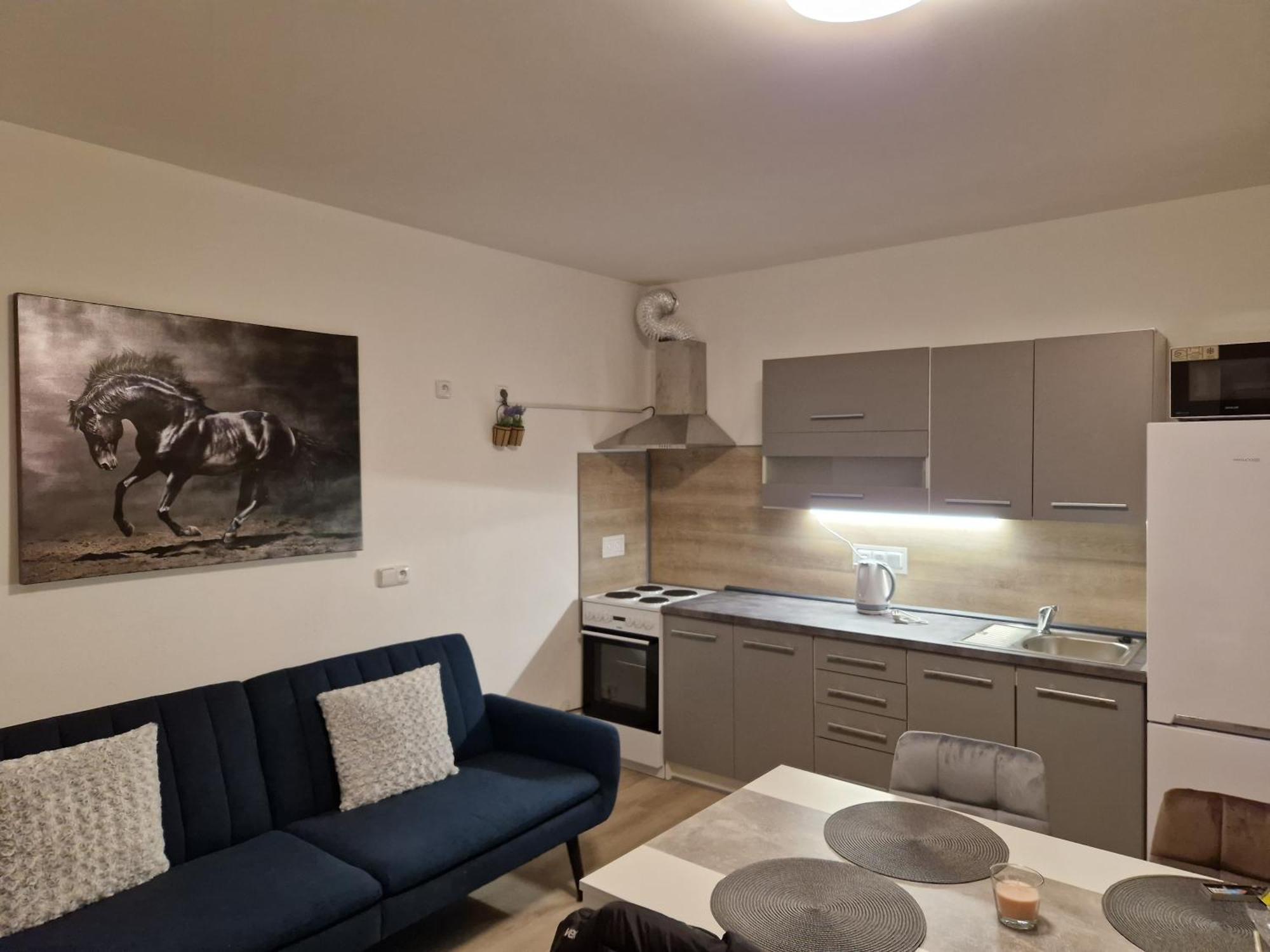 Nh Stables Appartement Nyrany